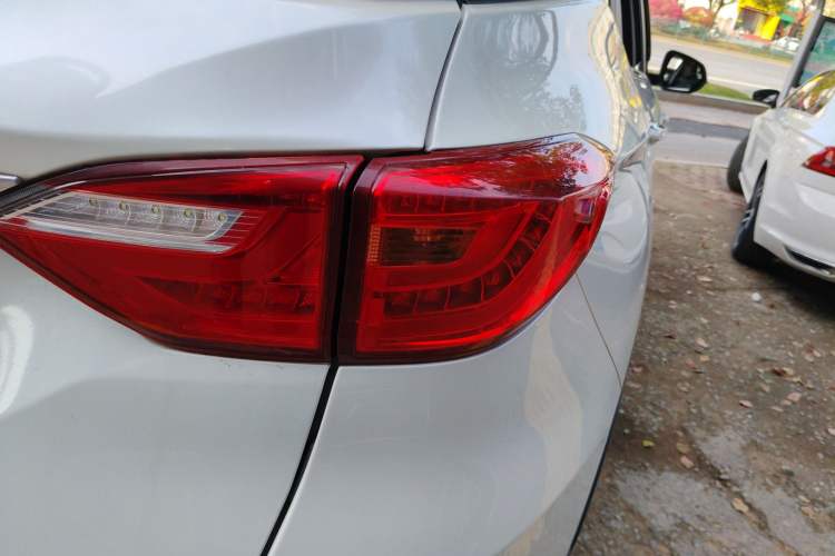 Used Hanteng X5 2018 1.5T CVT Luxury Edition Exterior 1