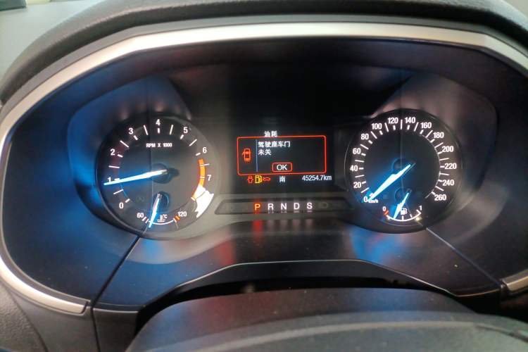 Used Ford Edge 2018 EcoBoost 245 Two-Wheel-Drive Titanium 5-Seater China VI Standard