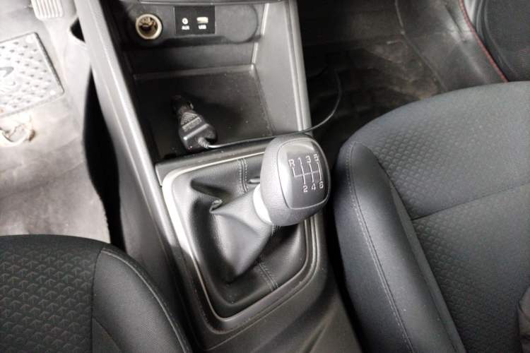 Used Hyundai Verna (new generation) 2016 1.4L Manual Cool Edition GLS Gear Lever