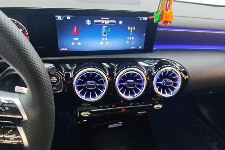 Used Mercedes-Benz A-Class 2025 A 200 L Fashion Model Audio And AC Panel