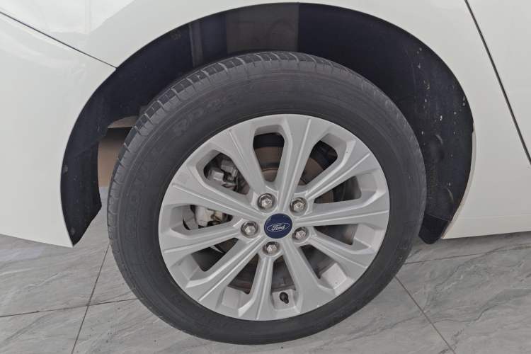 Used Ford Escort 2015 1.5L Manual Fashion Edition
