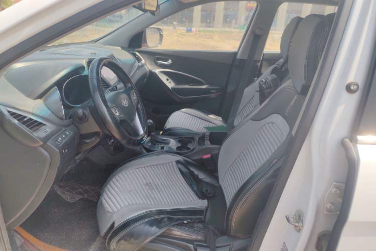 Used Hyundai Santa Fe 2013 2.4L Automatic 2WD Comfort Edition