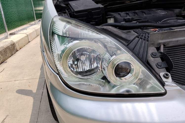 Used Buick GL8 2011 2.4L CT Comfort Edition Right Front Headlight