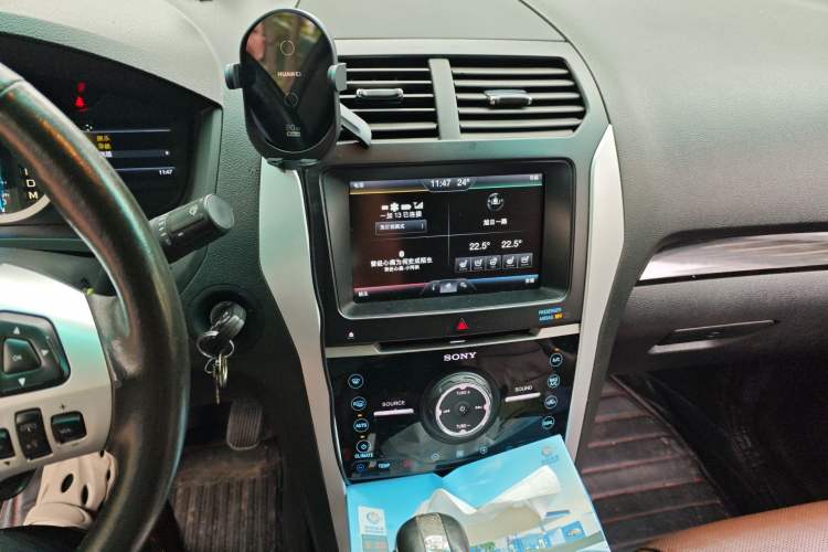 Used Ford Explorer 2013 3.5L Deluxe Model
