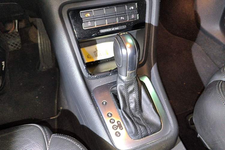 Used Volkswagen Sharan 2015 1.8TSI Comfort Model Gear Lever