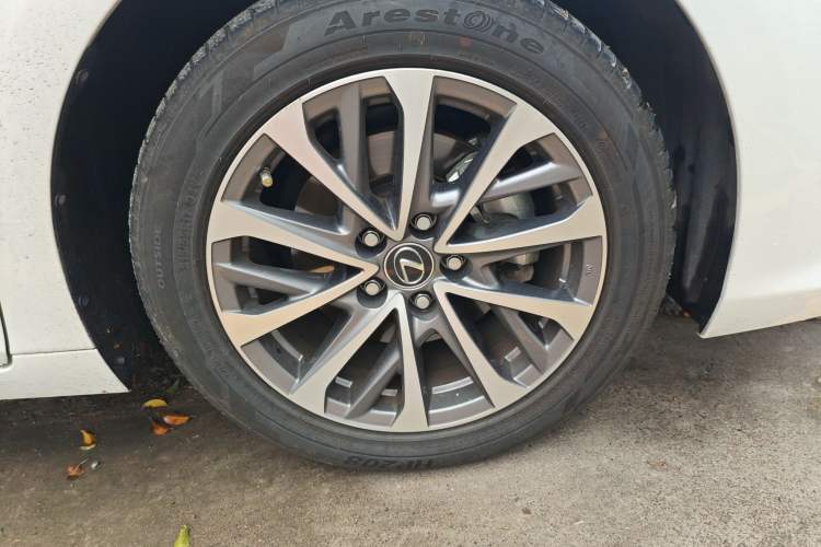 Used Lexus ES 2022 300h Excellence Edition