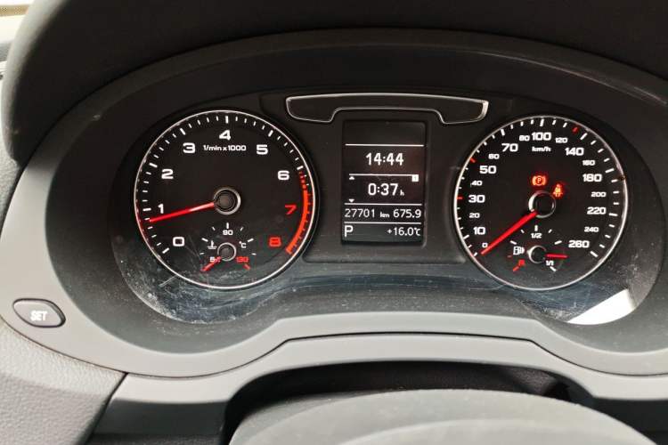 Used Audi Q3 2018 30th Anniversary Edition 30 TFSI Fashion Model Odometer Close Up