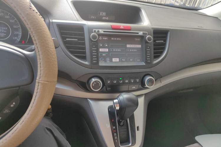 Used Honda CR-V 2012 2.0L two-wheel drive urban version