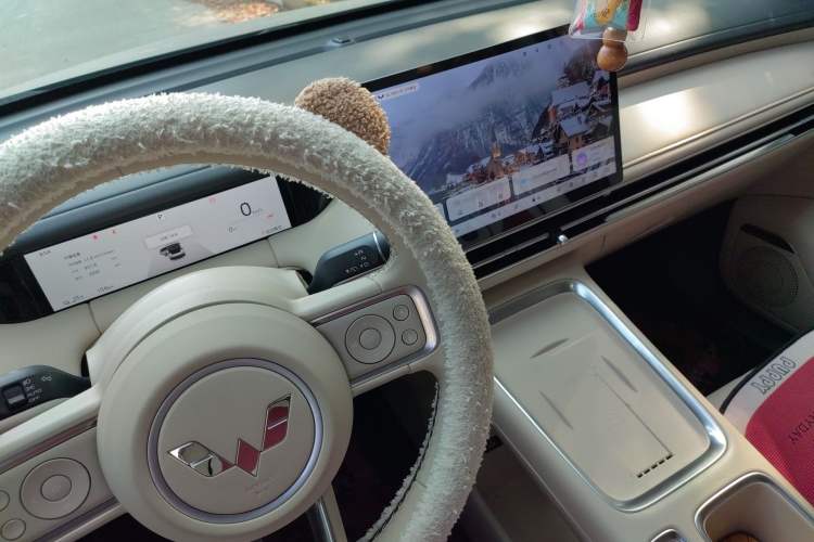 Used Wuling Bingo S 2025 Model 430km Deluxe Edition
