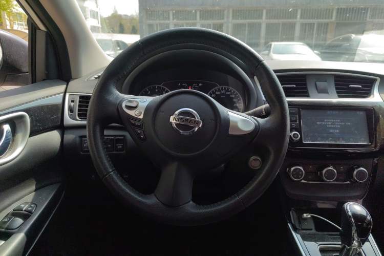 Used Nissan Sylphy 2018 1.6XV CVT Deluxe Edition Steering Wheel