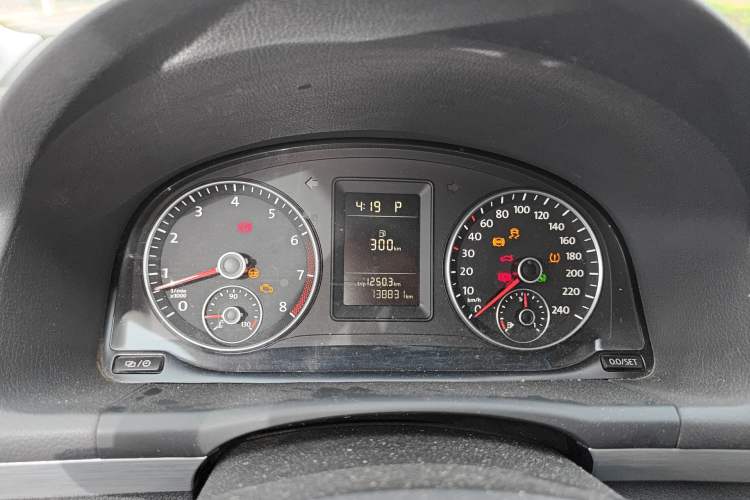 Used Volkswagen Touran 2015 1.4T DSG Comfort Edition 5 Seats Instrument Cluster