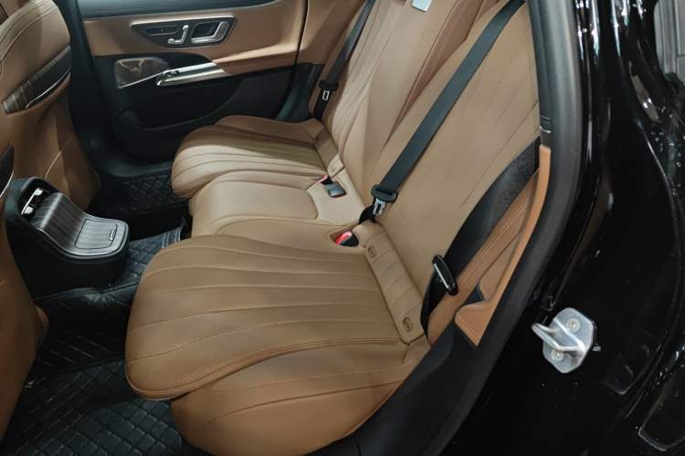 Used Mercedes-Benz E-Class 2024 E 300 L Luxury Model
