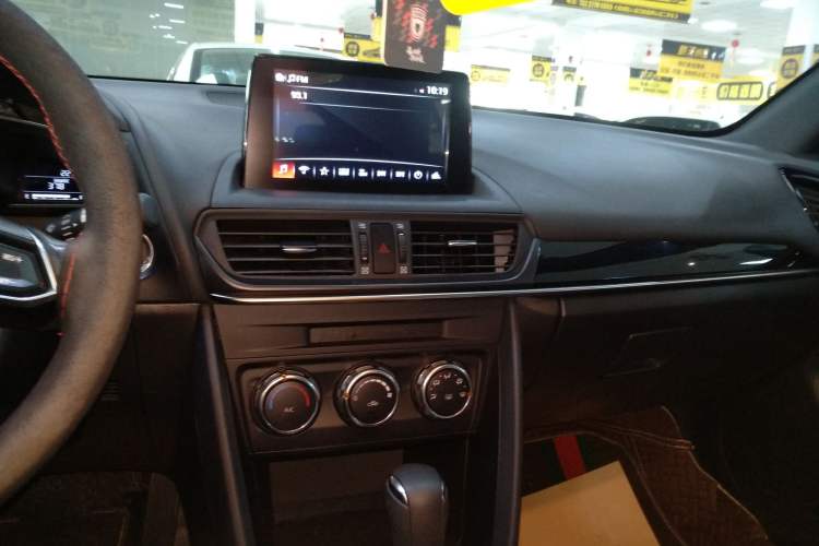 Used Mazda CX-4 2021 2.0L Automatic Two-Wheel Drive Blue Sky Dynamic Edition Audio And AC Panel