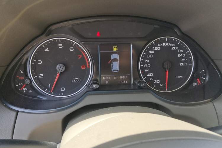 Used Audi Q5  Instrument Cluster