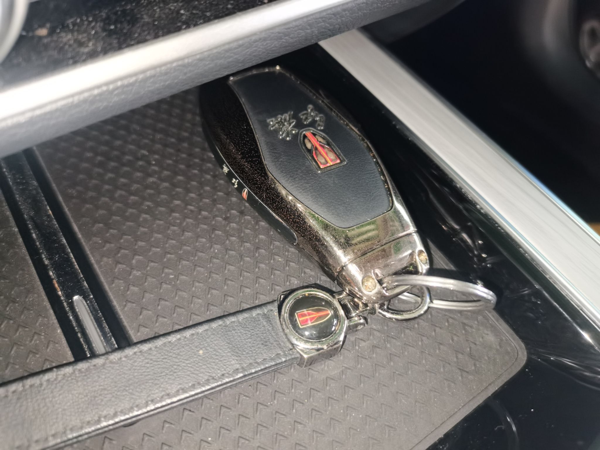 Hongqi HS5 2025 2.0T Two-Wheel Drive Flagship Pro Edition - Chinese Trim Xiang — снимка 20