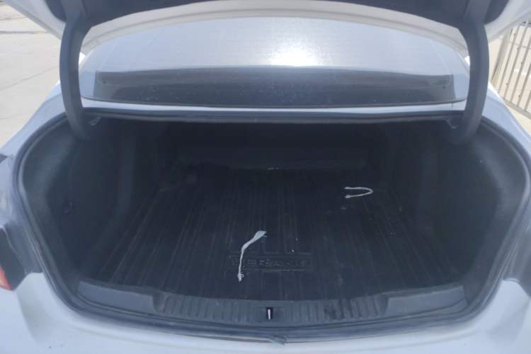 Used Buick Verano 2017 Sedan 20T Dual-Clutch Elite Model Trunk