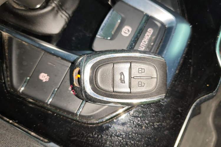 Used SAIC MAXUS Dajia 6 2022 1.3T PLUG-IN Executive Edition
