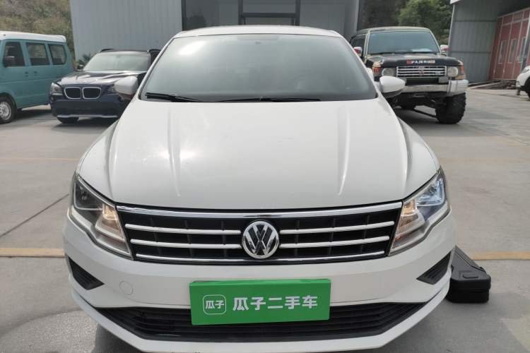 Used Volkswagen Jetta 2017 1.5L Automatic Fashion Model Front