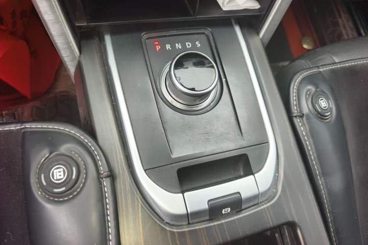 Used Land Rover Discovery Sport 2016 2.0T SE Gear Lever