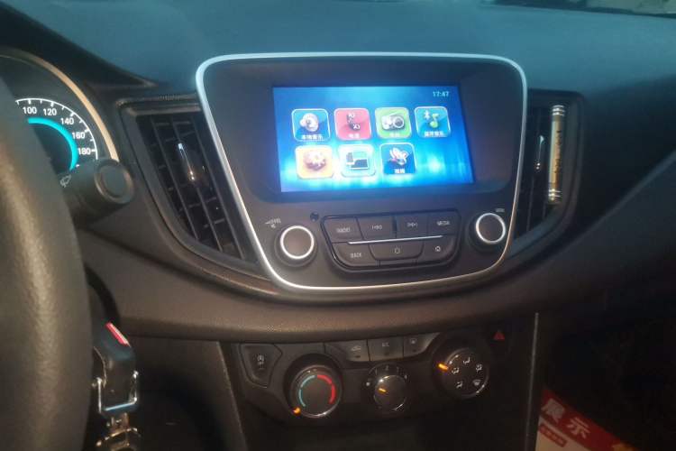 Used Chevrolet Cavalier 2018 320 Manual Xinyue Edition Audio And AC Panel