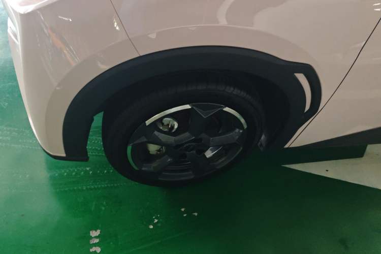 Used BYD Seagull 2024 Honor Edition 305km Freedom Version Left Front Wheel Hub