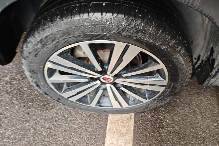 Used Roewe RX5 2020 20T Automatic 4G Connect Superior Flagship Edition Right Rear Wheel Hub