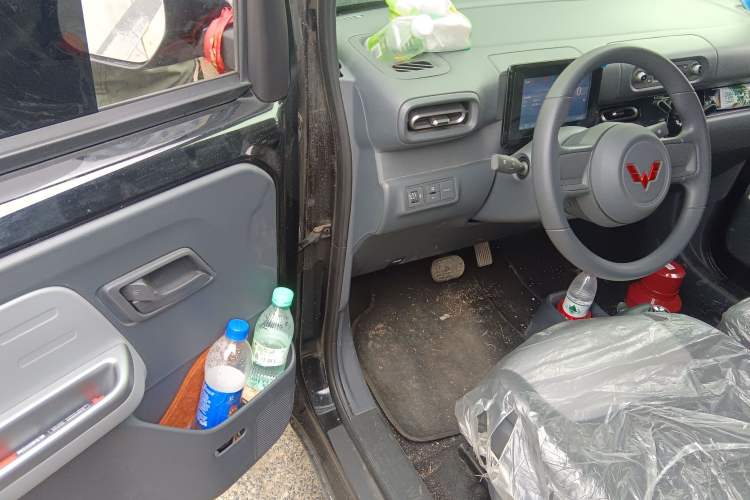 Used Wuling Zhiguang New Energy 2025 Model 305km Ambitious Edition