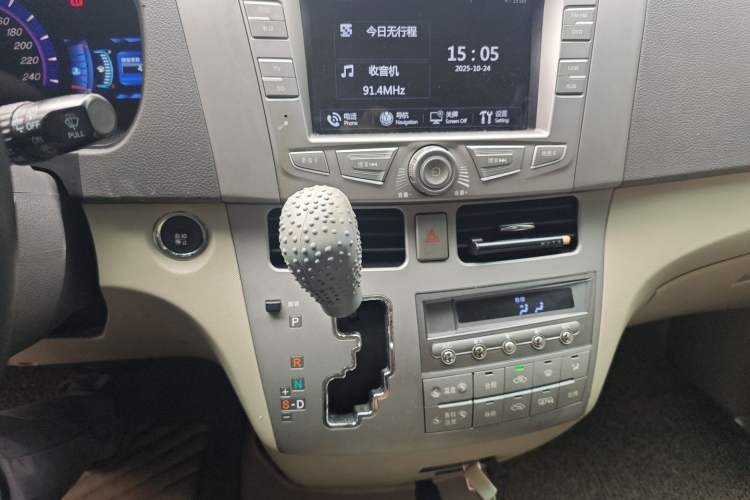 Used BYD M6 2015 2.4L Automatic Prestige Edition
