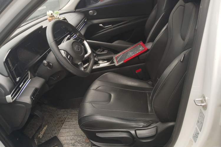 Used Hyundai Elantra 2021 1.5L CVT GLX Elite Edition Left Front Seat