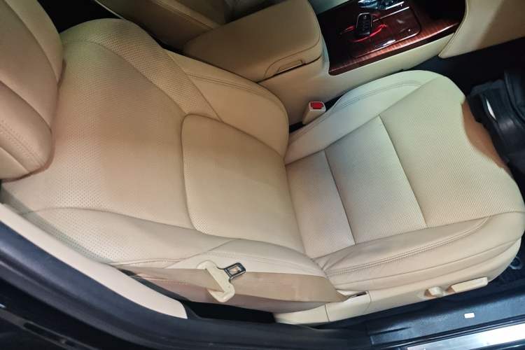 Used Toyota Crown 2015 2.0T Fashion Edition Right Front Seat