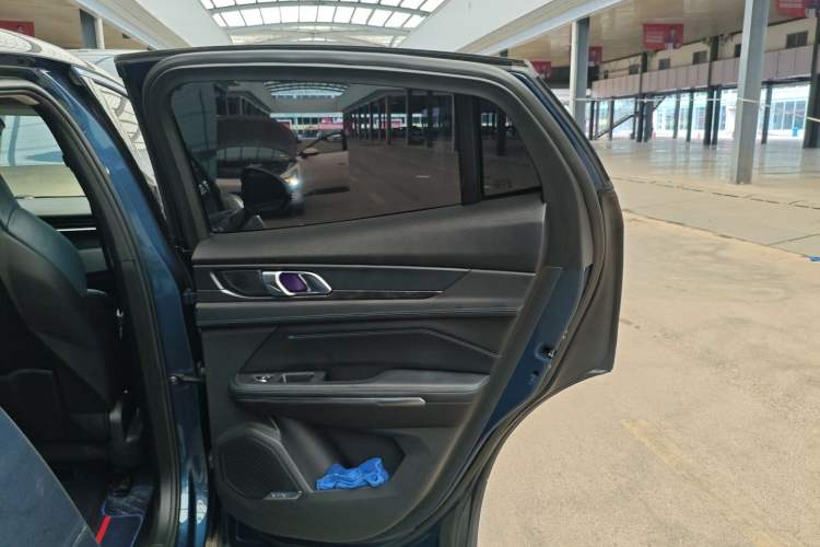 Used Lynk & Co 05 2020 2.0TD Two-Wheel Drive Shine Halo