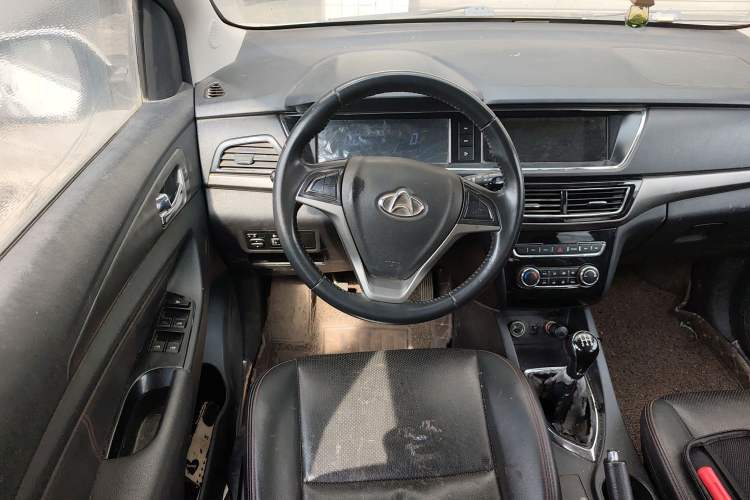 Used CHANGAN KAICHENG Oushang A600 2016 1.5L Manual Luxury 7-Seater Steering Wheel