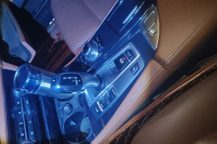 Used BMW 5 Series 2017 520Li Elegant Edition
