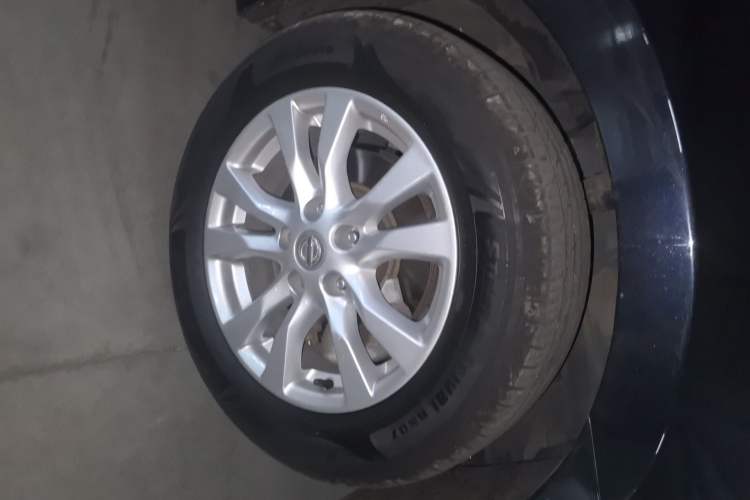 Used Nissan Teana 2013 2.0L XL Comfort Edition Right Front Wheel Hub