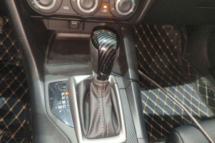 Used Mazda 3 Axela 2017 Sedan 1.5L Automatic Comfort Model Emission Standard China V Gear Lever