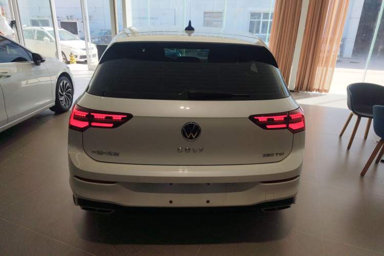 Used Volkswagen Golf 2023 Facelift 280TSI DSG R-Line Lite
