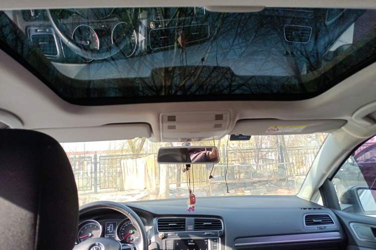 Used Volkswagen Golf 2017 1.6L Automatic Comfort Million-Vehicle Anniversary Edition