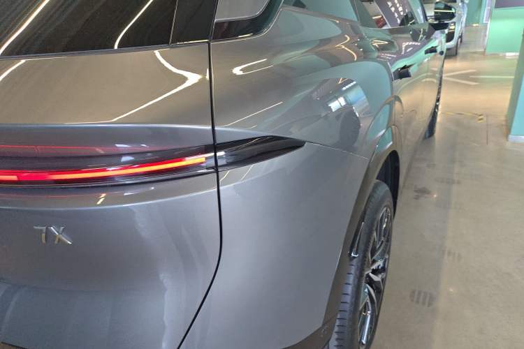 Used Zeekr 7X 2025 100kWh Long-Range All-Wheel Drive Intelligent Driving Version Exterior 3