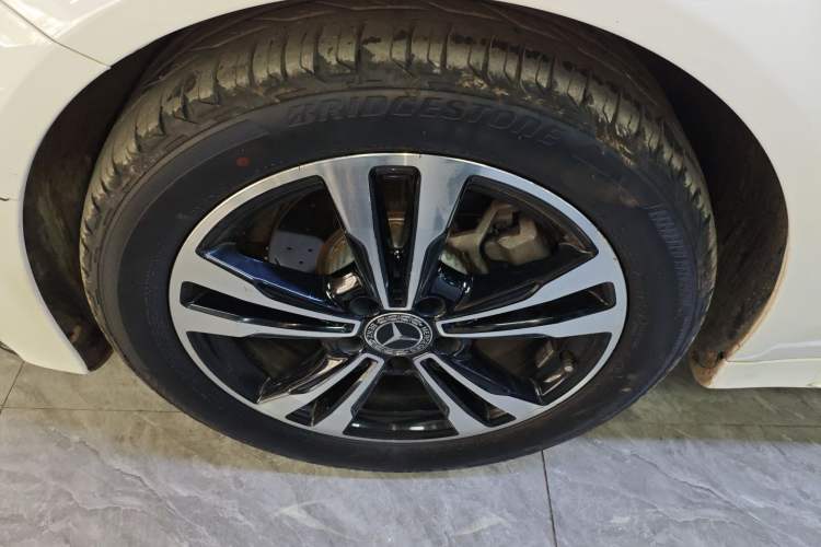 Used Mercedes-Benz C-Class 2017 Restyled C 200 Sport Edition Left Front Wheel Hub