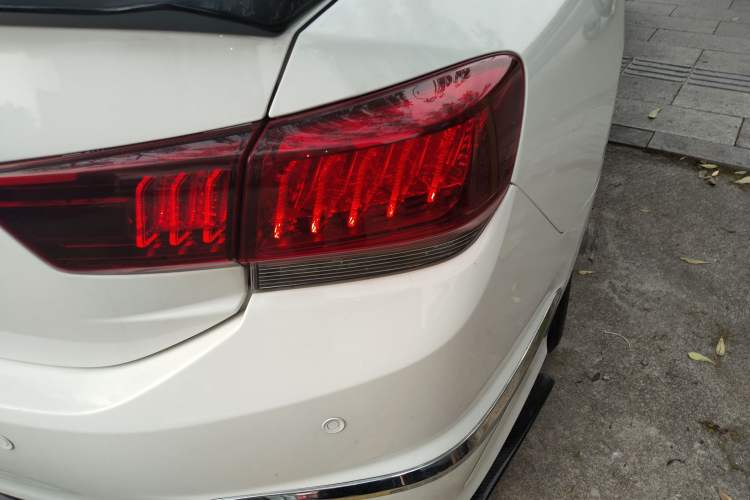 Used Honda Spirior 2015 2.0L Prestige Edition Exterior 3