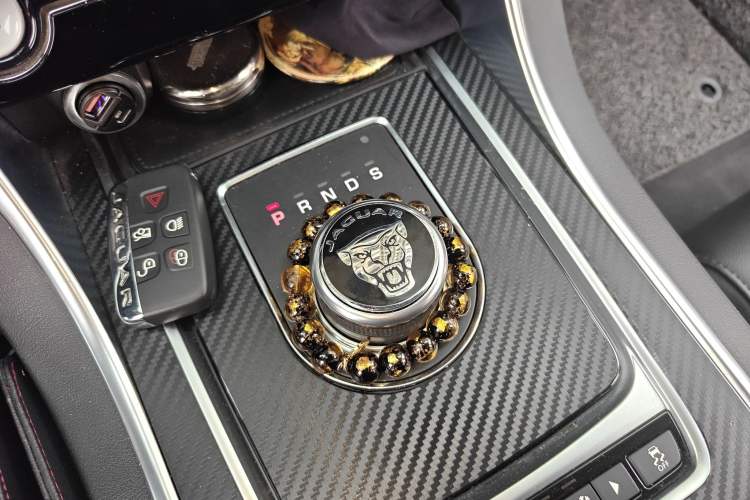 Used Jaguar XFL 2020 XFL 2.0T P200 Two-Wheel-Drive Elite Edition Gear Lever