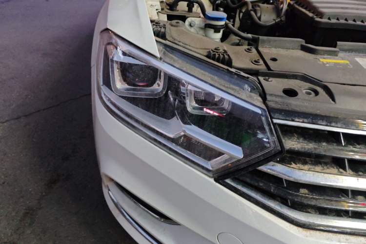 Used Volkswagen Bora 2018 1.5L Automatic Comfort Model Right Front Headlight