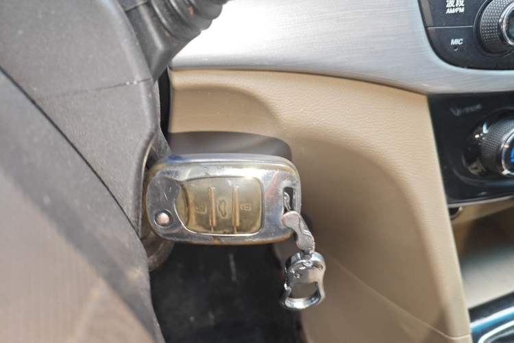 Used Baojun 730 2016 1.5L Manual Comfort Version 7 Seats China V Emission Standard Interior 1