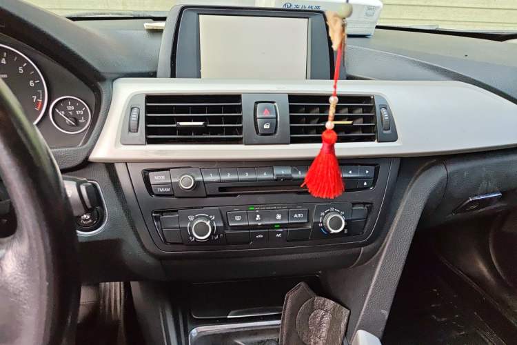 Used BMW 3 Series 2013 320i Active Edition
