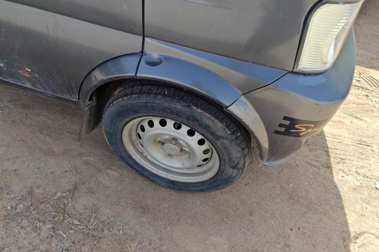 Used Dongfeng Xiaokang K07II 2013 1.0L Base Version Right Front Wheel Hub