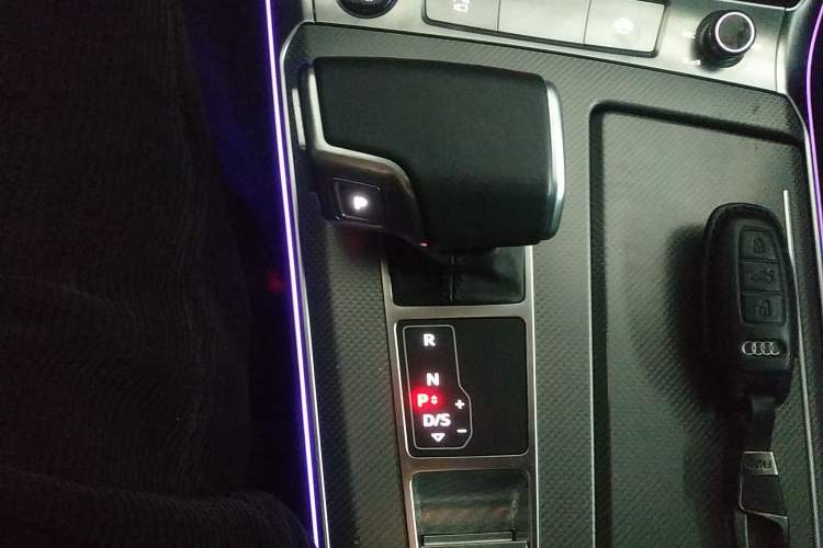 Used Audi A6L 2023 Revised 40 TFSI Luxury Dynamic Edition Gear Lever