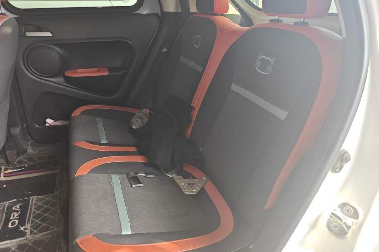 Used ORA Black Cat 2022 351 km Range Luxury Version Lithium-Ion Battery Left Rear Seat