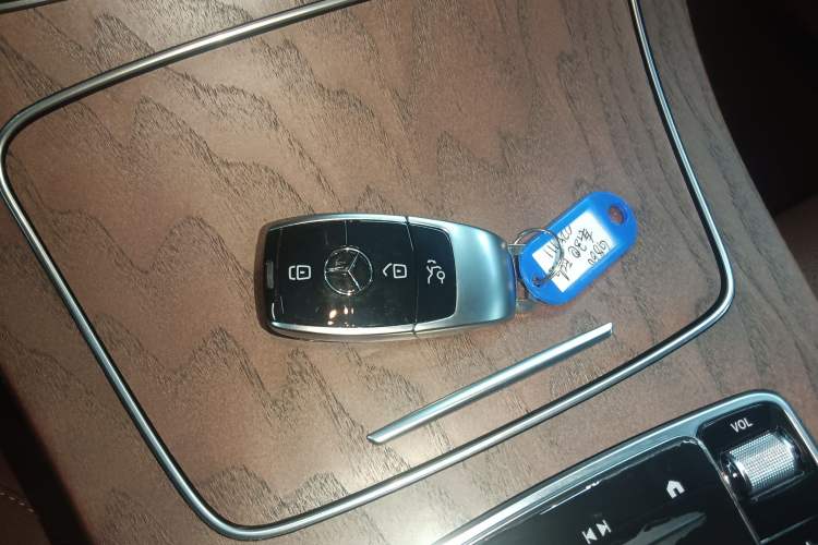 Used Mercedes-Benz E-Class 2023 Updated E 300 L Fashion Edition
