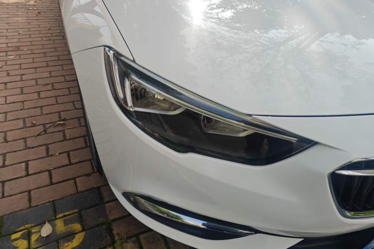 Used Buick Regal 2019 20T Elite Version China VI Standard Right Front Headlight