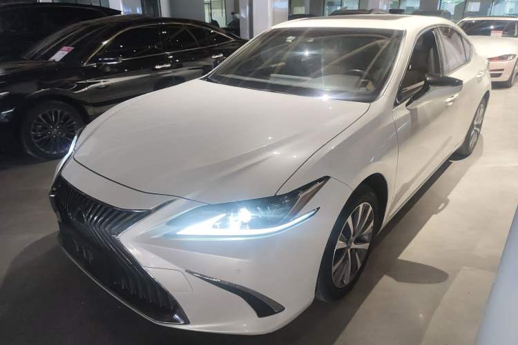 Used Lexus ES 2018 260 Excellence Edition China V Standard